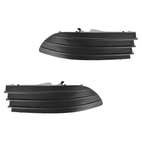 04-05 Toyota Sienna Front Bumper Mounted Lower Fog Light Cover PAIR